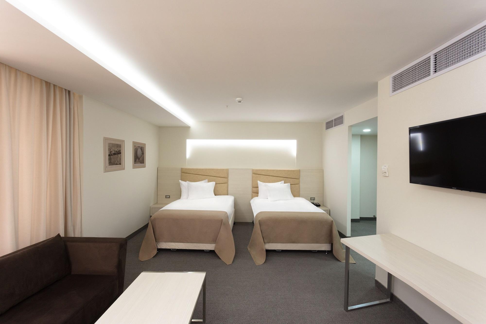 President Hotel By Hrazdan Hotel Cjsc Jerevan Eksteriør bilde