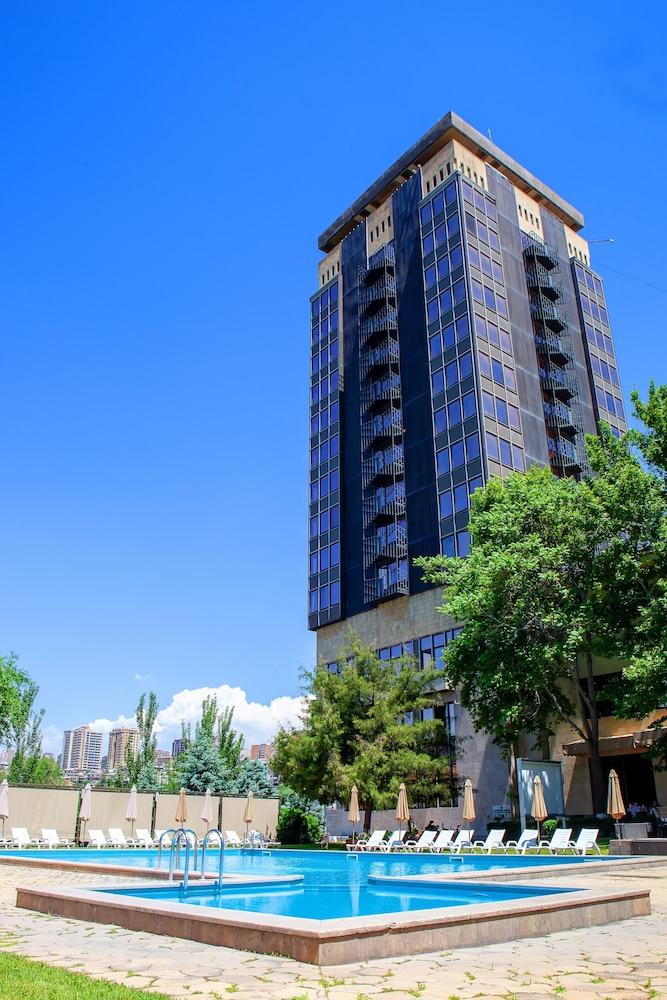 President Hotel By Hrazdan Hotel Cjsc Jerevan Eksteriør bilde