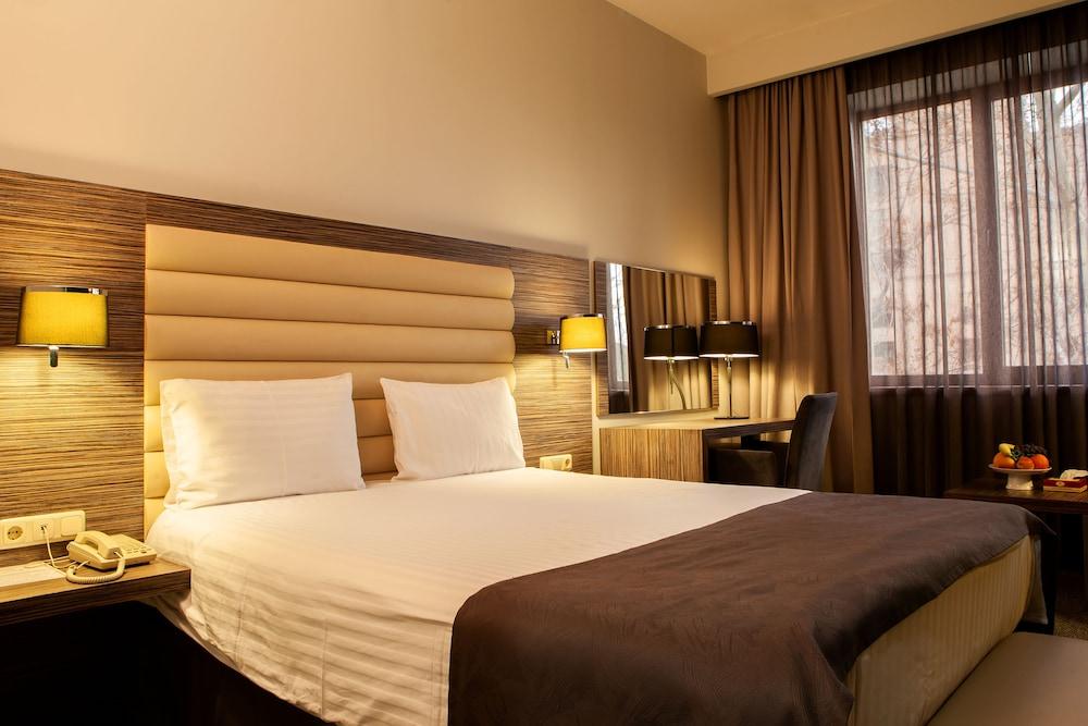 President Hotel By Hrazdan Hotel Cjsc Jerevan Eksteriør bilde