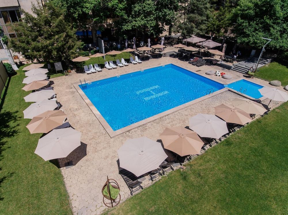 President Hotel By Hrazdan Hotel Cjsc Jerevan Eksteriør bilde