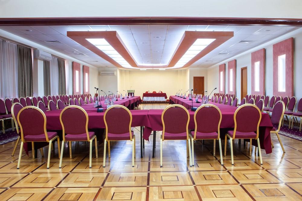 President Hotel By Hrazdan Hotel Cjsc Jerevan Eksteriør bilde