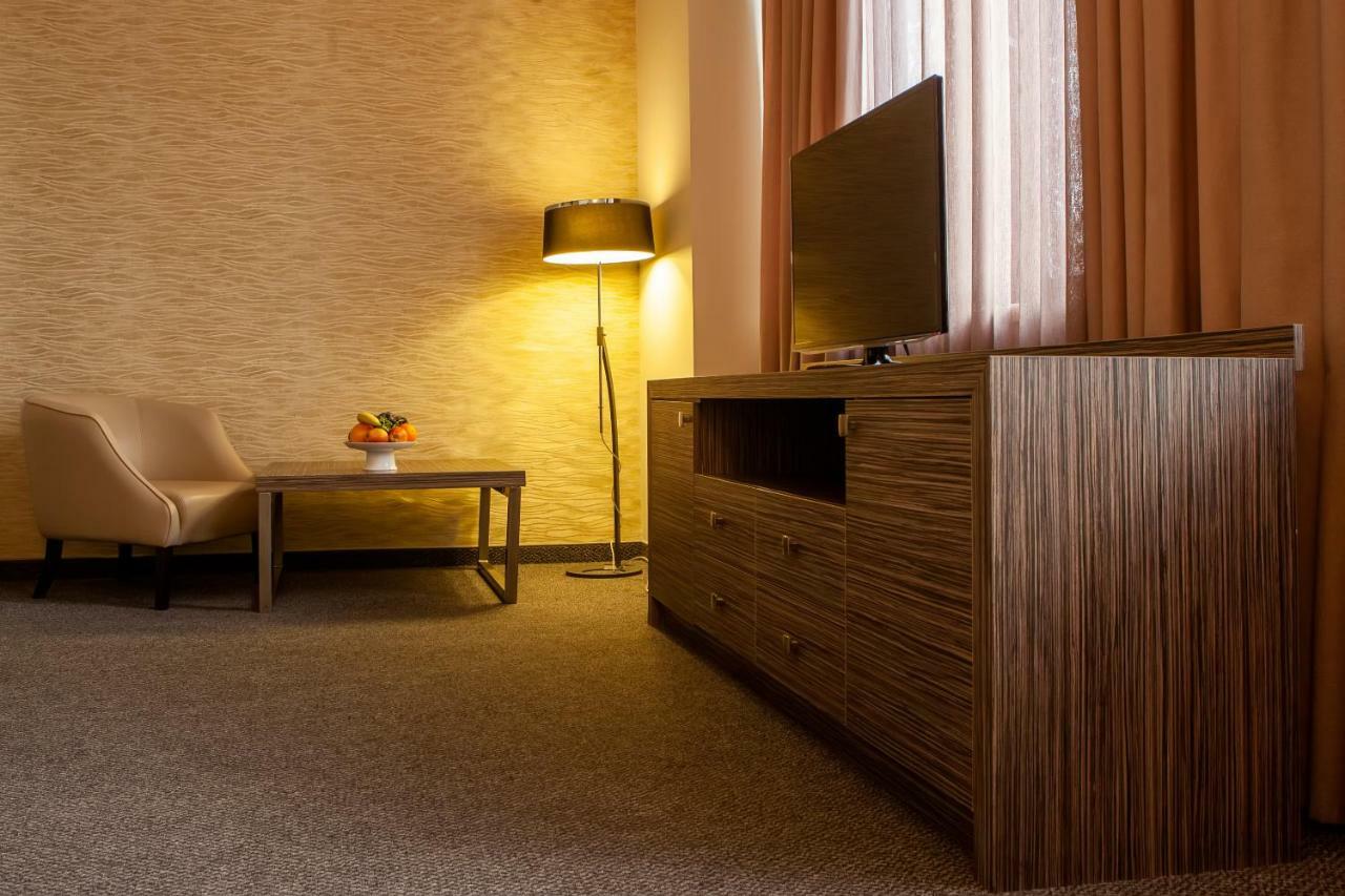 President Hotel By Hrazdan Hotel Cjsc Jerevan Eksteriør bilde