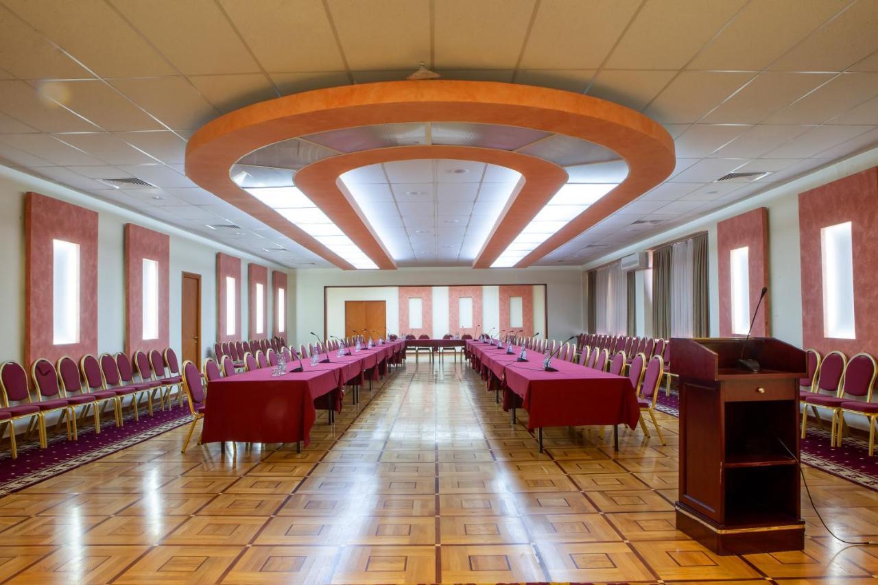 President Hotel By Hrazdan Hotel Cjsc Jerevan Eksteriør bilde